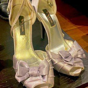 Satin silver platform pumps